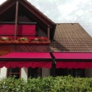 Markisen als Sonnenschutz und Beschattung für Ihre Terrasse. Verschiedene Markisen, Terrassenüberdachungen auf Maß angefertigt. Bestellen Sie Ihre individuelle Markise, die an Ihre Terrasse und Wünsche angepasst ist. RS Reich Ihr Markisen Experte für Reutlingen, Pfullingen, Tübingen, Metzingen und Stuttgart