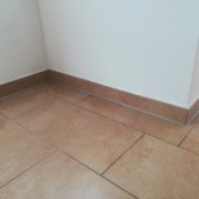 Silikonfugen erneuern Fliesenboden Ecke Rs Reich