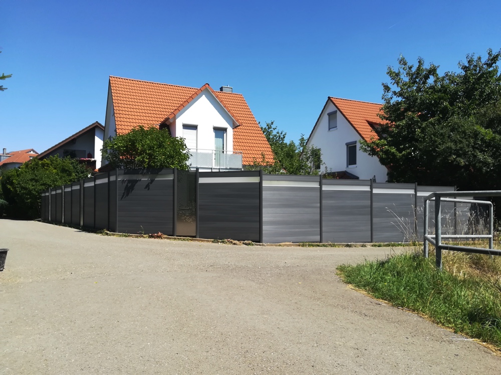 Wpc Sichtschutzzaun Platinum Grau Milchglas Edelstahldesigngitter 01 Wpc Sichtschutzzaun Platinum Grau Milchglas Edelstahldesigngitter 01